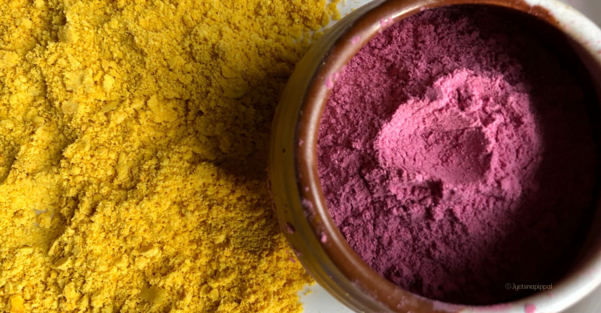 How to make rainbow colored powder: Homemade Non Toxic HOLI ✎ Craftingeek 